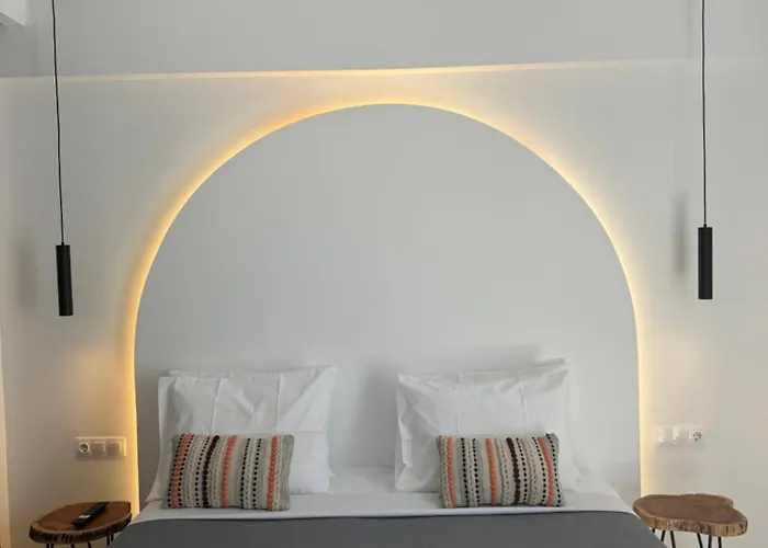 Angelo Estate Santorini Aparthotel 4*