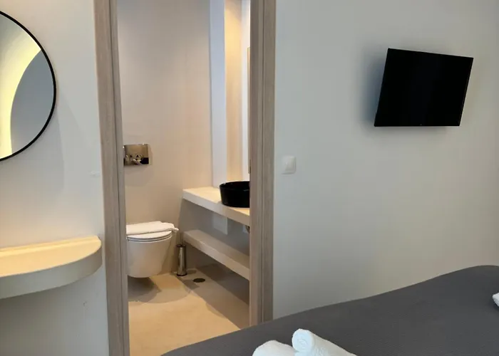 Angelo Estate Santorini Aparthotel 4*